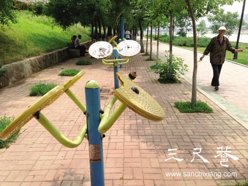 点击查看源网页